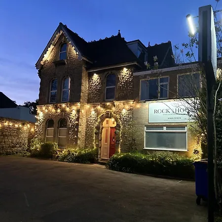 Rock House Bed And Breakfast-3